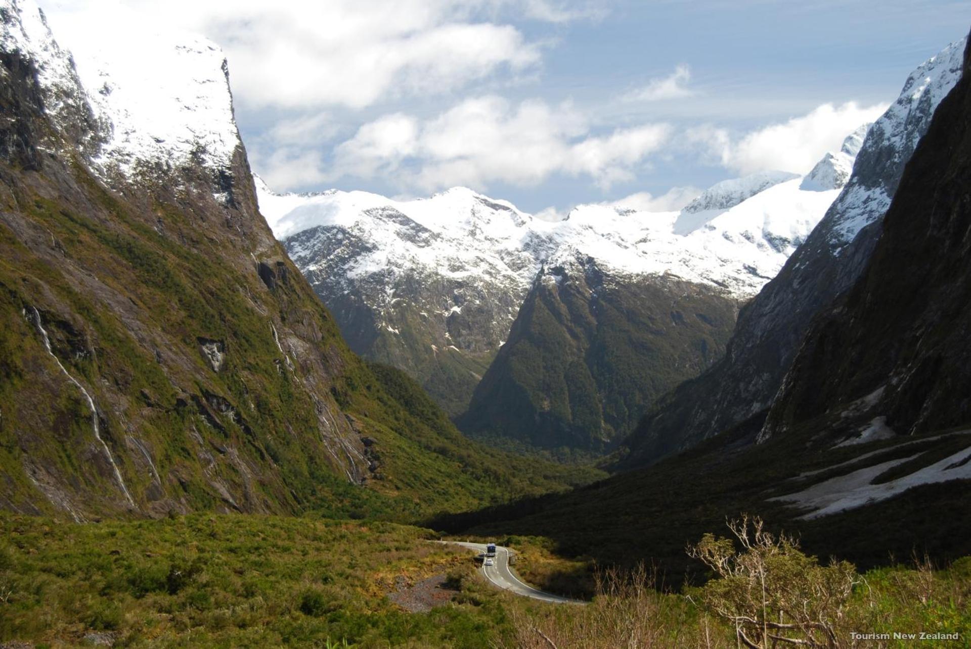 Tasman Holiday Parks - Те-Анау Экстерьер фото Milford Road