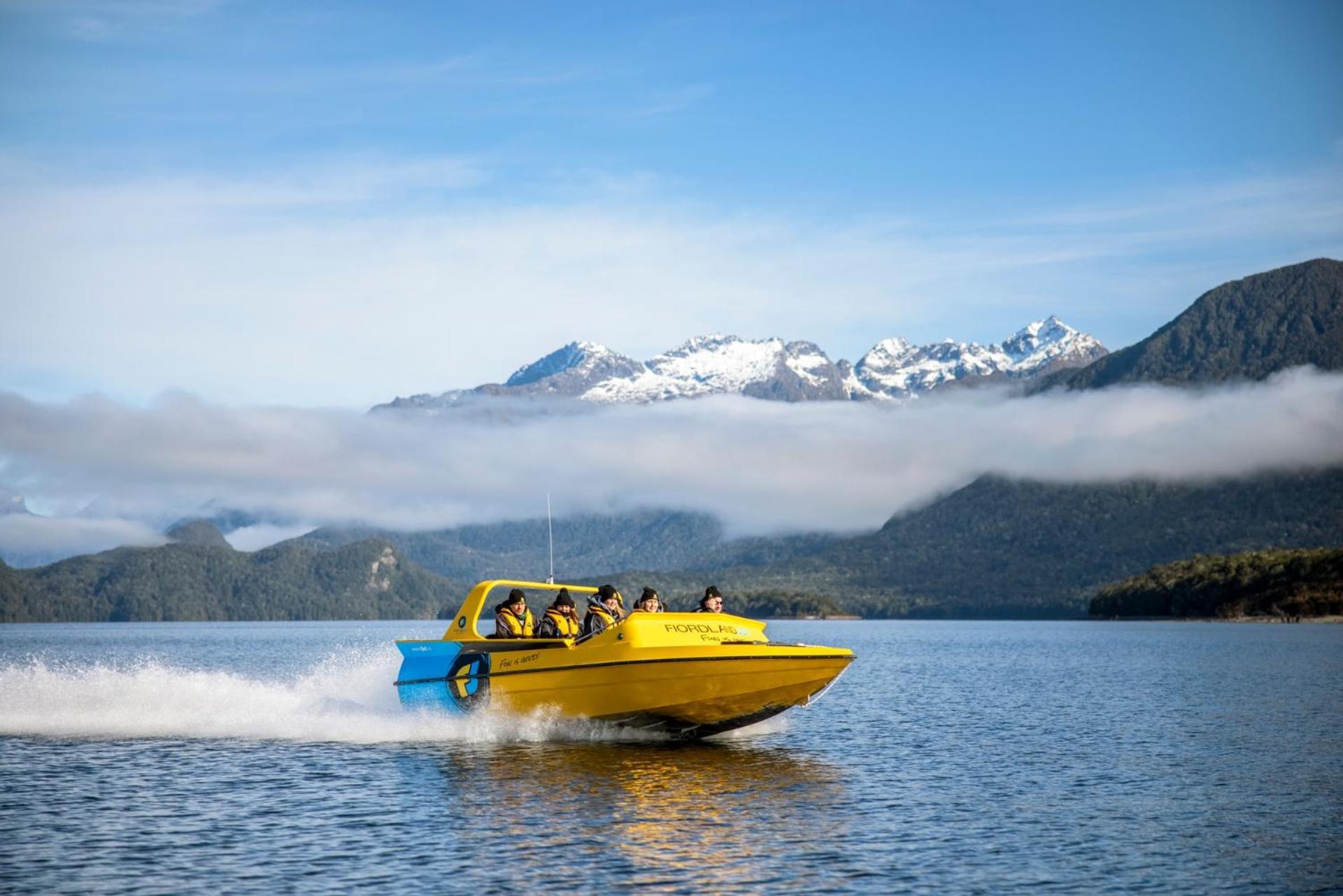 Tasman Holiday Parks - Те-Анау Экстерьер фото Jet boat on Lake Te Anau
