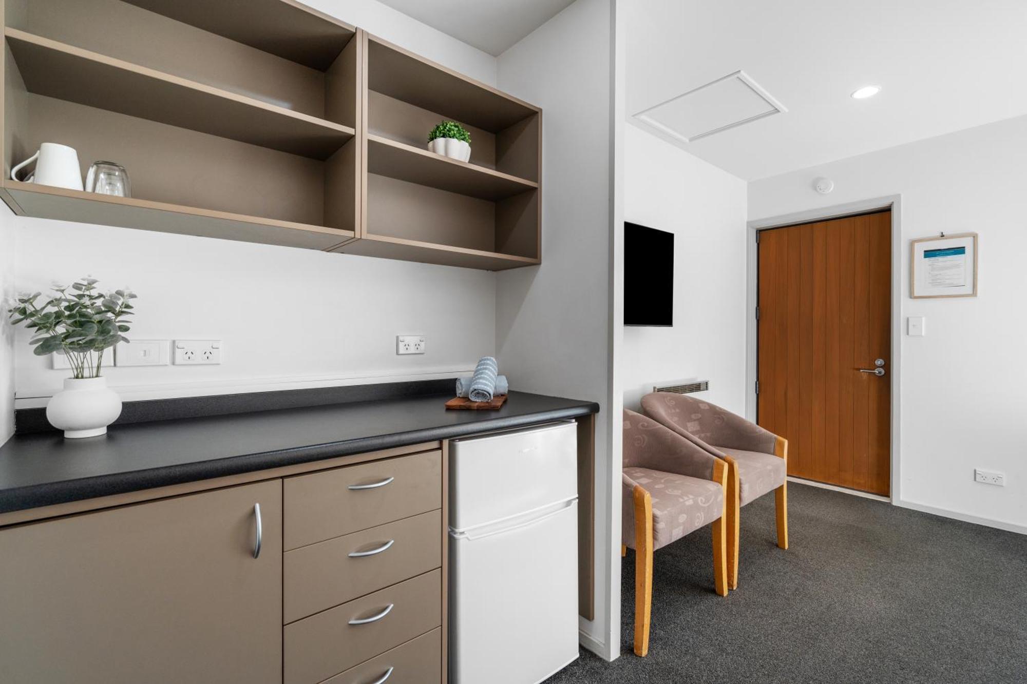 Tasman Holiday Parks - Те-Анау Экстерьер фото A typical room at the hospital